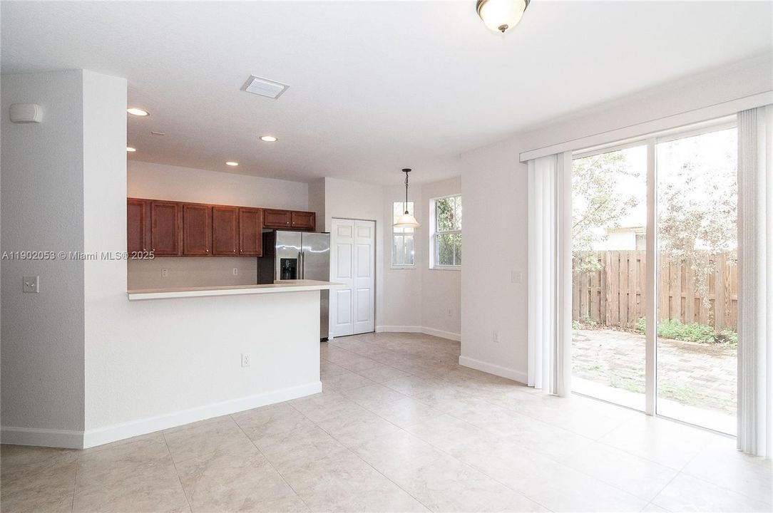 For Rent: $3,100 (3 beds, 2 baths, 1743 Square Feet)