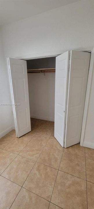 Active With Contract: $2,300 (2 beds, 1 baths, 2965 Square Feet)