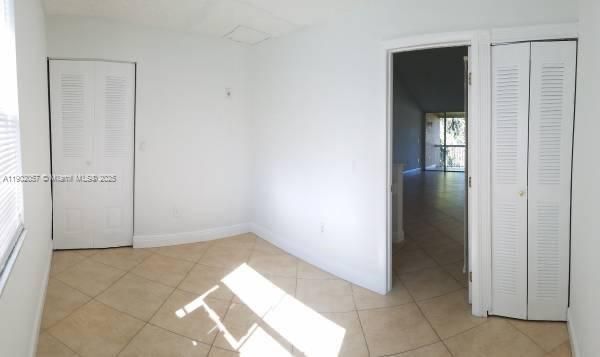 合同活跃: $2,250 (2 贝兹, 1 浴室, 907 平方英尺)