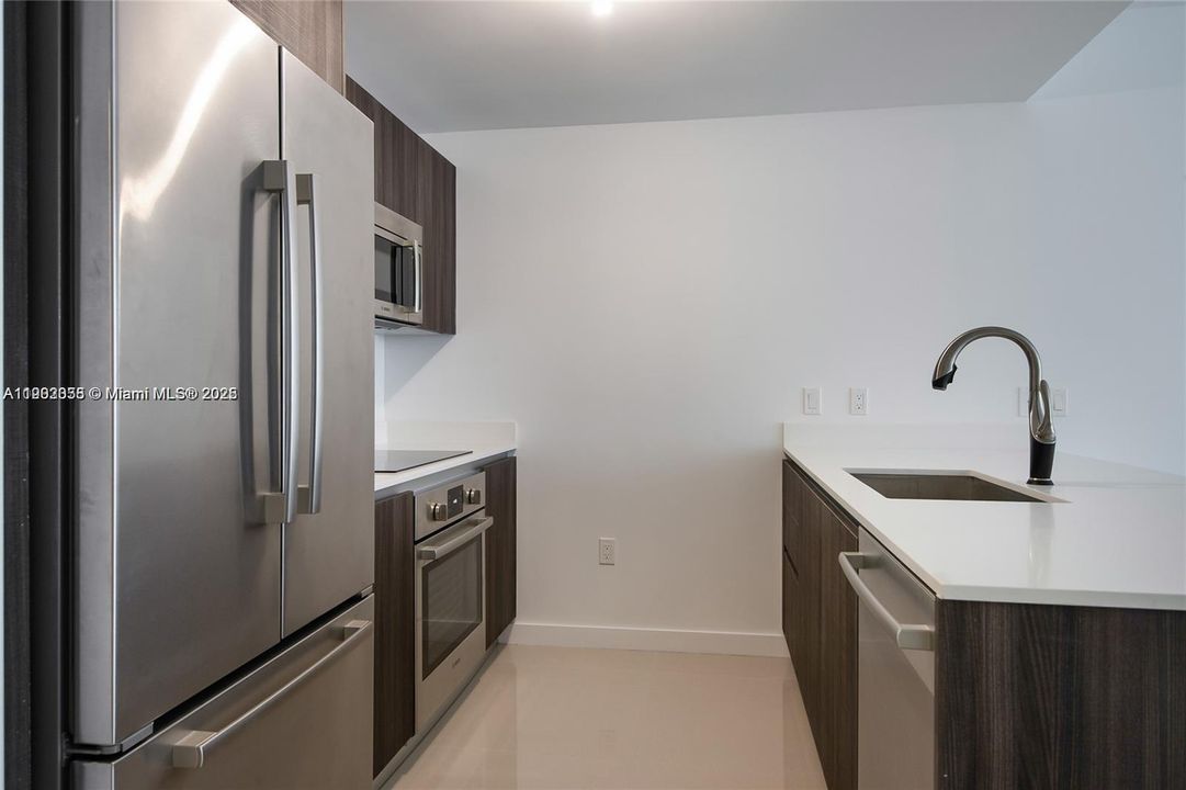 Recently Rented: $3,800 (2 beds, 2 baths, 1038 Square Feet)