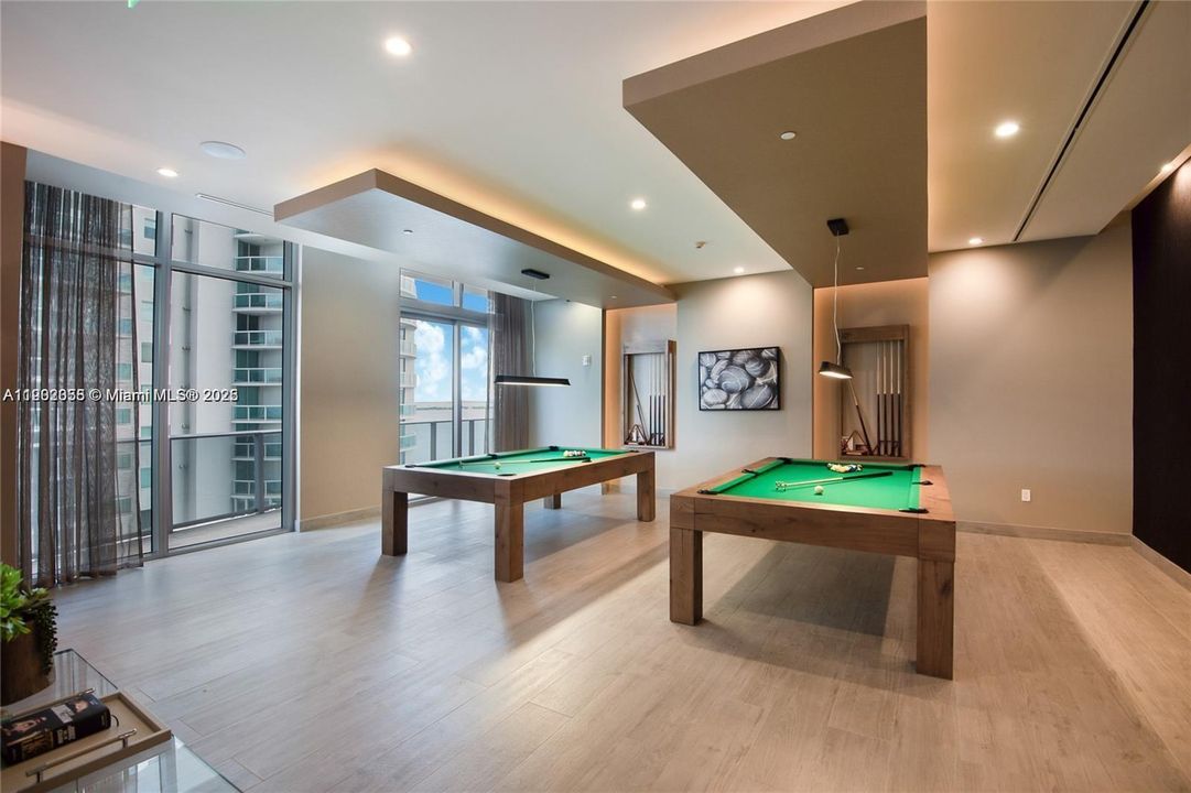 Recently Rented: $3,800 (2 beds, 2 baths, 1038 Square Feet)