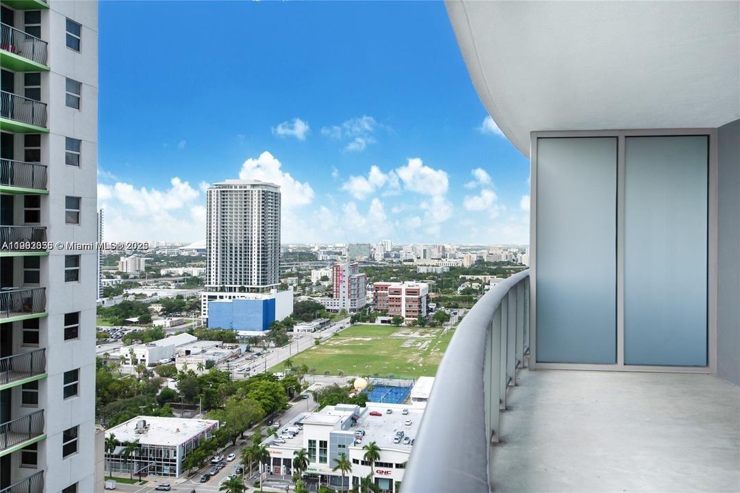 Recently Rented: $3,800 (2 beds, 2 baths, 1038 Square Feet)