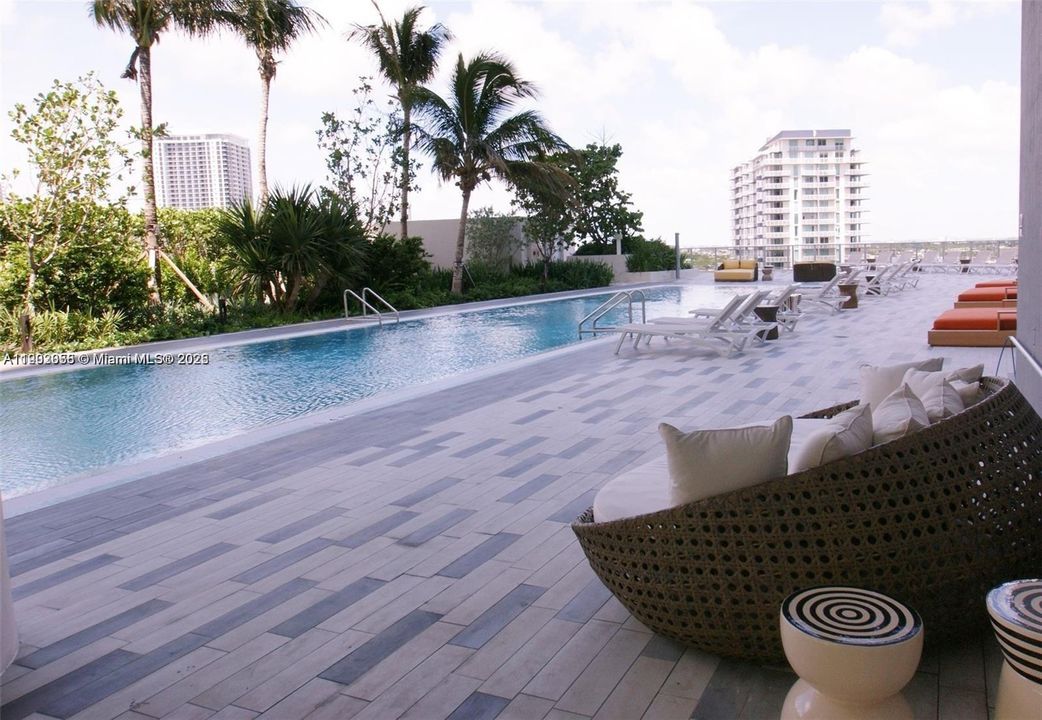 Recently Rented: $3,800 (2 beds, 2 baths, 1038 Square Feet)