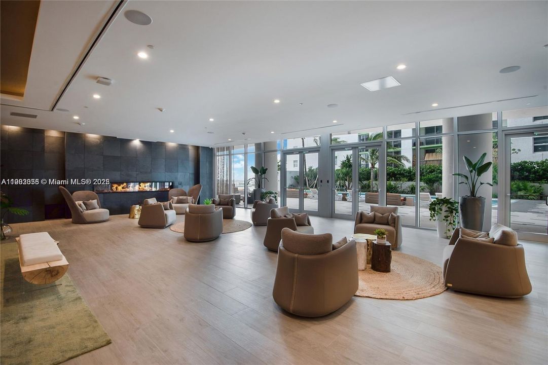 Recently Rented: $3,800 (2 beds, 2 baths, 1038 Square Feet)