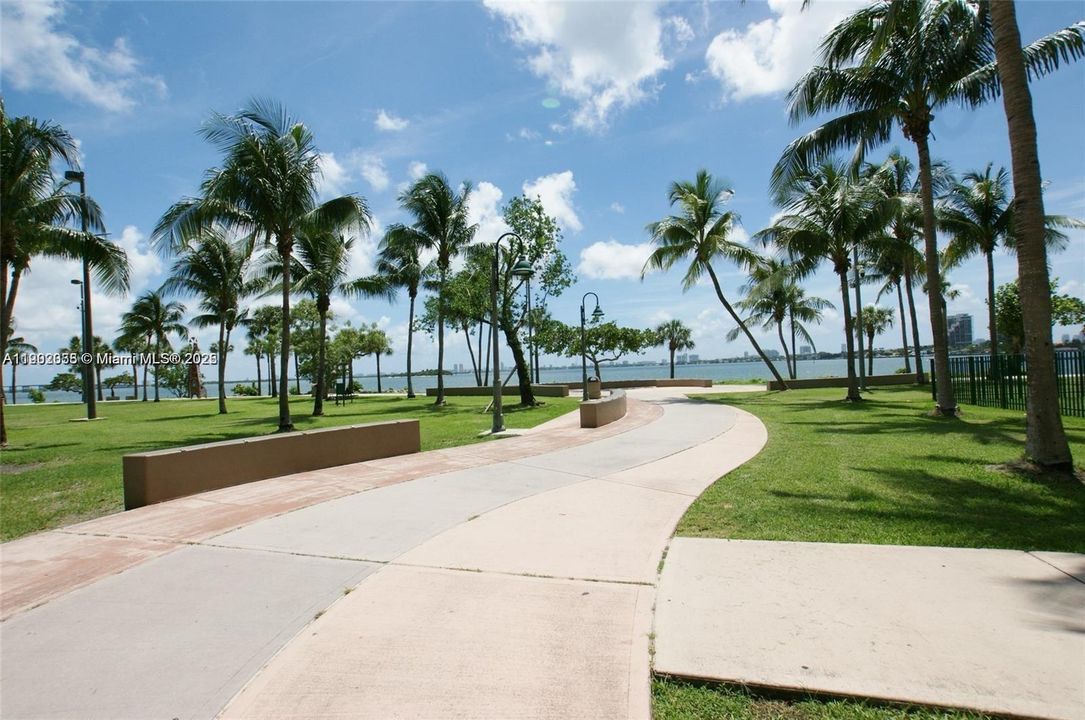 Recently Rented: $3,800 (2 beds, 2 baths, 1038 Square Feet)