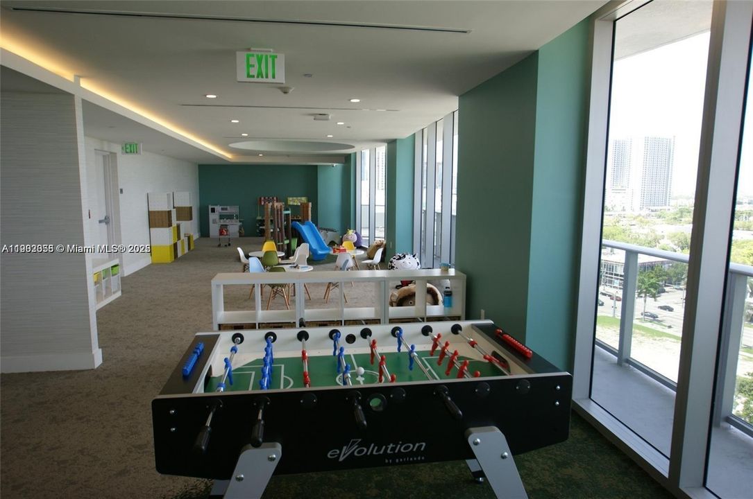 Recently Rented: $3,800 (2 beds, 2 baths, 1038 Square Feet)