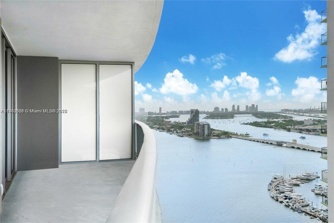 Recently Rented: $3,800 (2 beds, 2 baths, 1038 Square Feet)