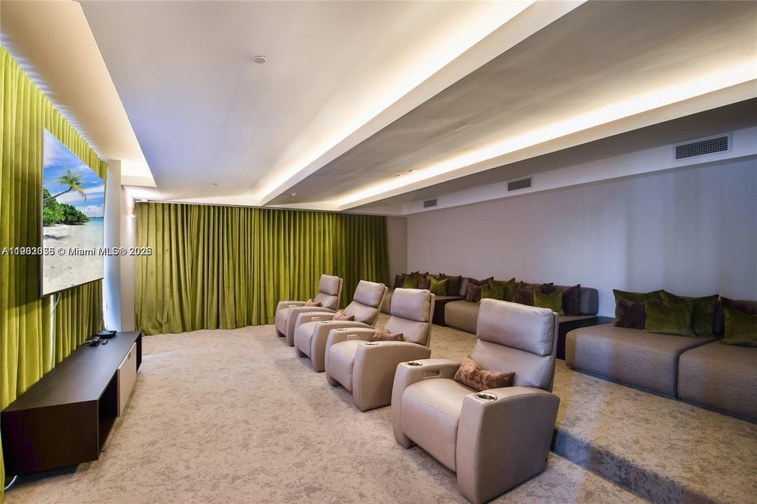 Recently Rented: $3,800 (2 beds, 2 baths, 1038 Square Feet)