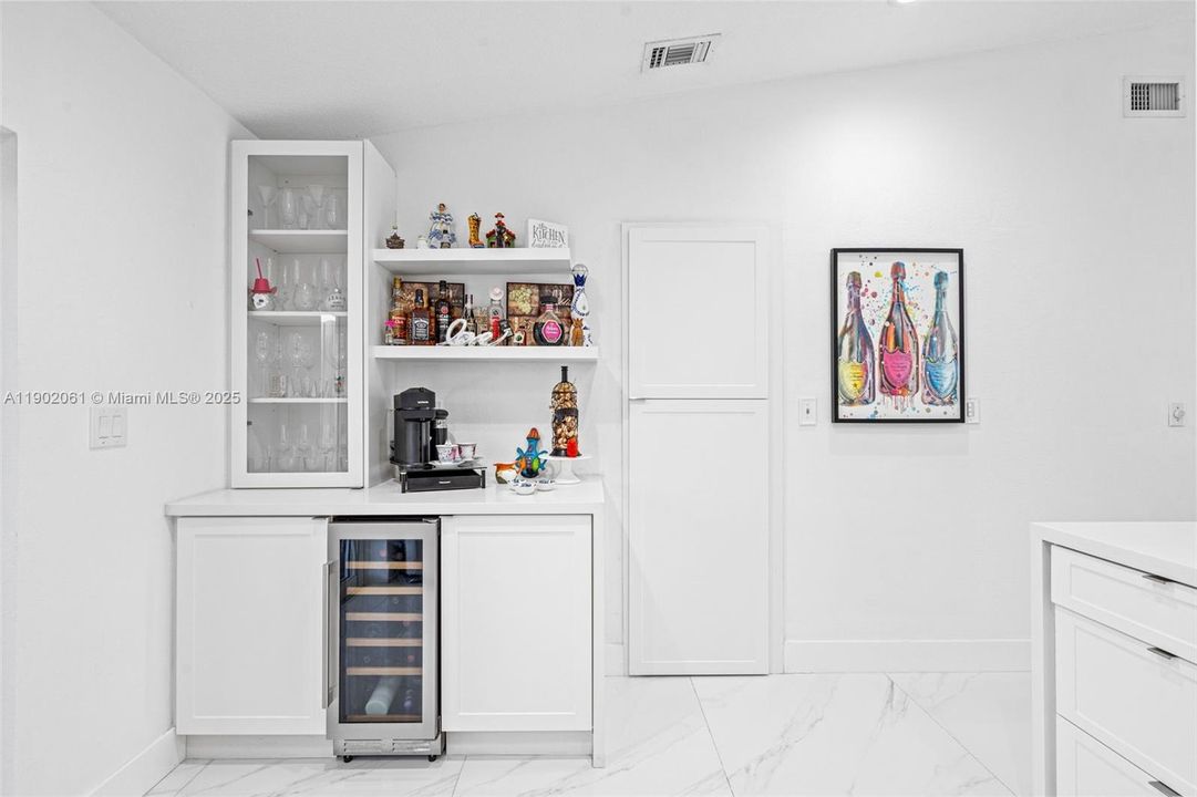 Active With Contract: $530,000 (3 beds, 2 baths, 1190 Square Feet)