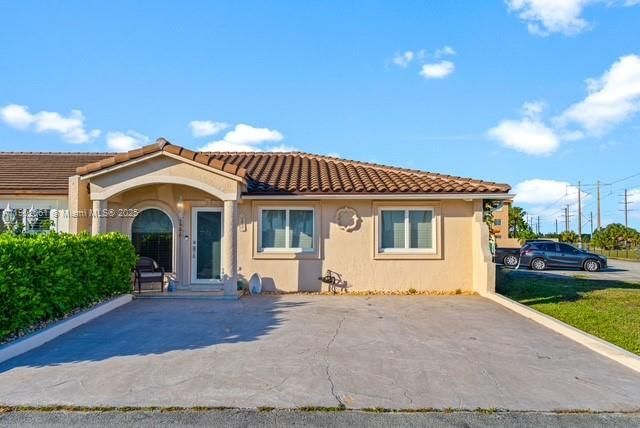 Active With Contract: $530,000 (3 beds, 2 baths, 1190 Square Feet)