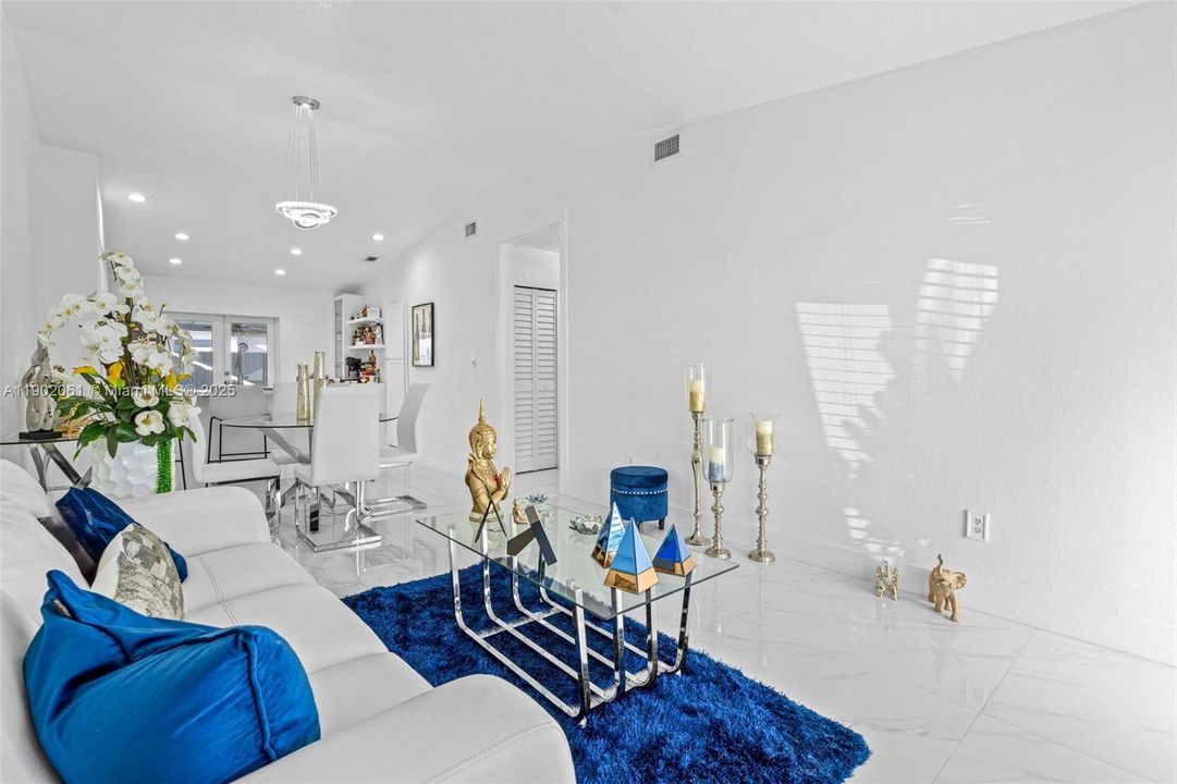 Active With Contract: $530,000 (3 beds, 2 baths, 1190 Square Feet)