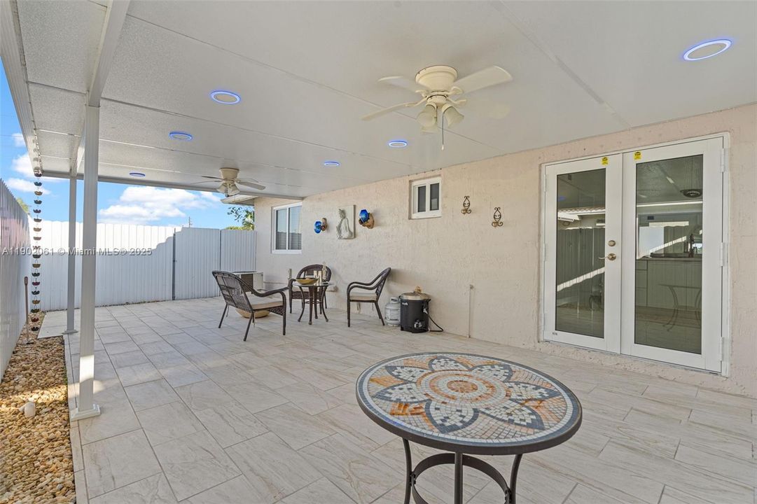 Active With Contract: $530,000 (3 beds, 2 baths, 1190 Square Feet)