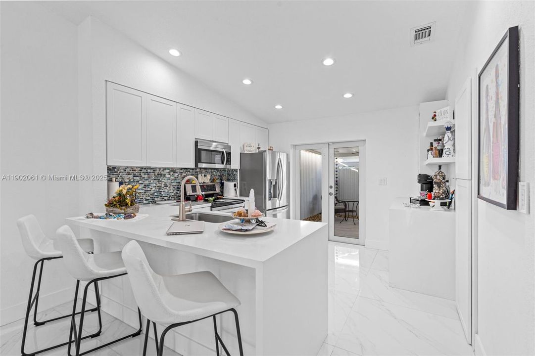 Active With Contract: $530,000 (3 beds, 2 baths, 1190 Square Feet)