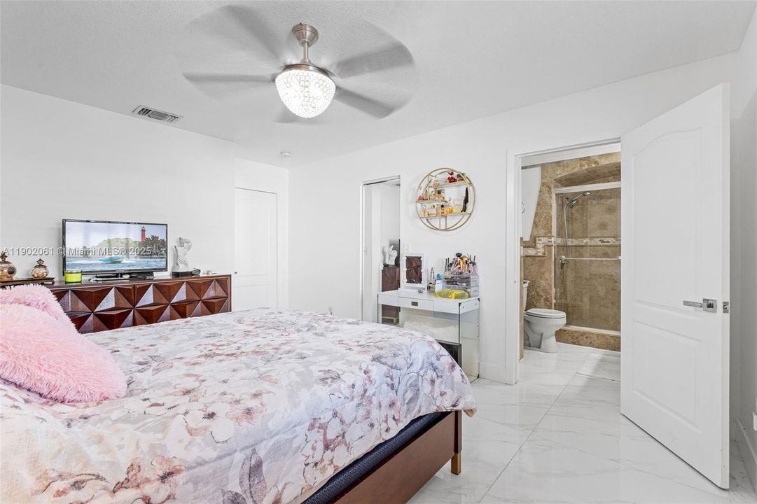 Active With Contract: $530,000 (3 beds, 2 baths, 1190 Square Feet)