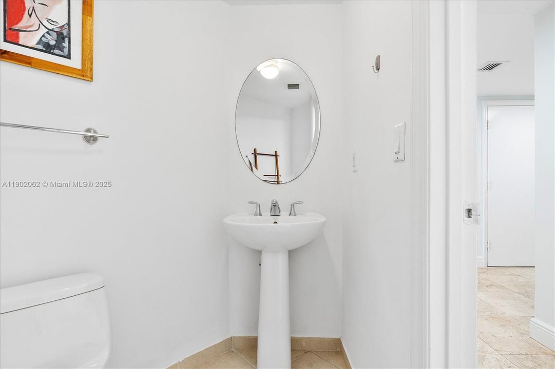 待售: $1,150,000 (2 贝兹, 2 浴室, 1623 平方英尺)