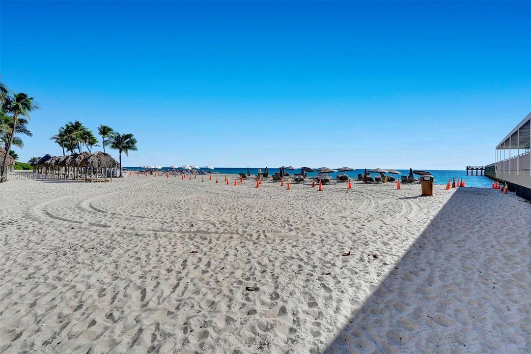 待售: $1,150,000 (2 贝兹, 2 浴室, 1623 平方英尺)