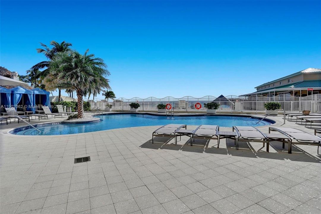 待售: $1,150,000 (2 贝兹, 2 浴室, 1623 平方英尺)