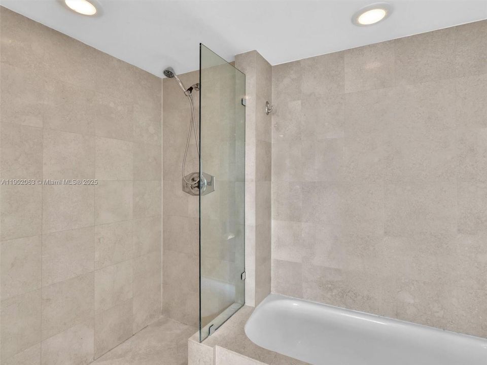 Active With Contract: $6,500 (2 beds, 2 baths, 1078 Square Feet)