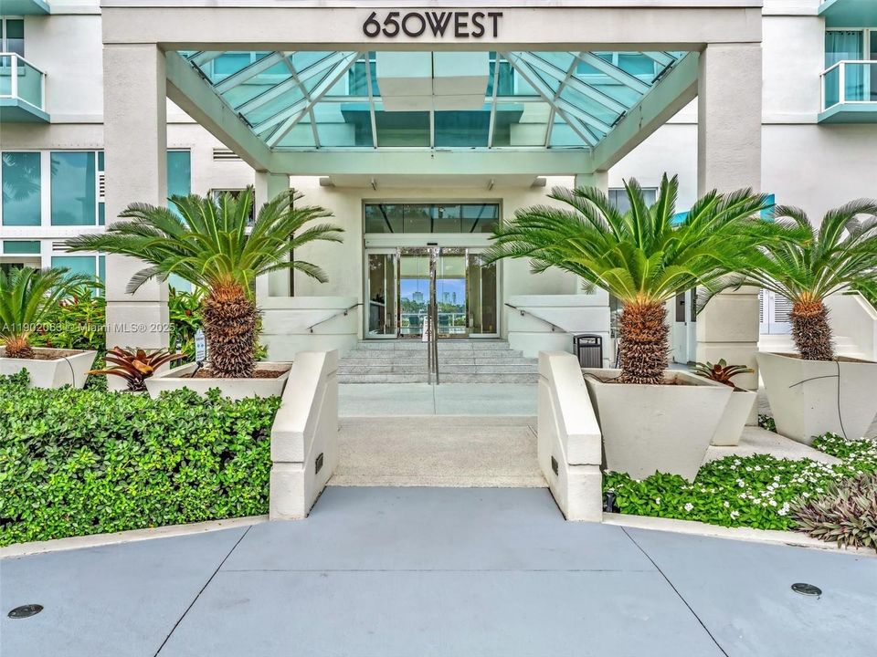 Active With Contract: $6,500 (2 beds, 2 baths, 1078 Square Feet)