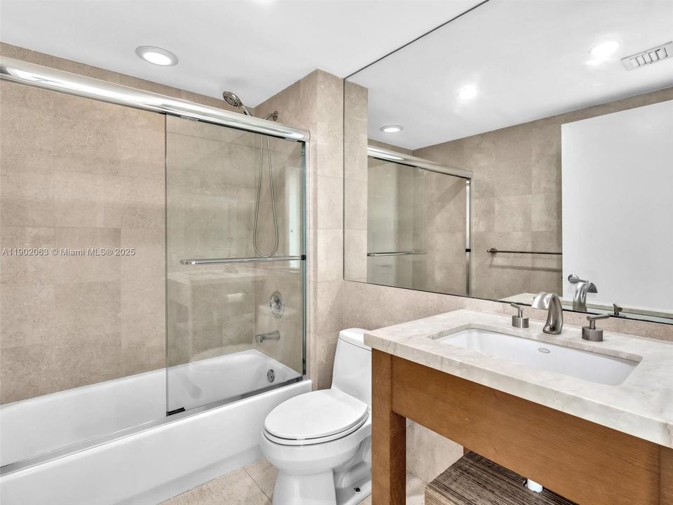 Active With Contract: $6,500 (2 beds, 2 baths, 1078 Square Feet)