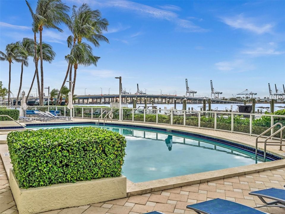 Active With Contract: $6,500 (2 beds, 2 baths, 1078 Square Feet)