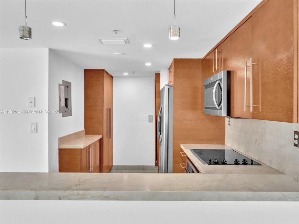 Active With Contract: $6,500 (2 beds, 2 baths, 1078 Square Feet)