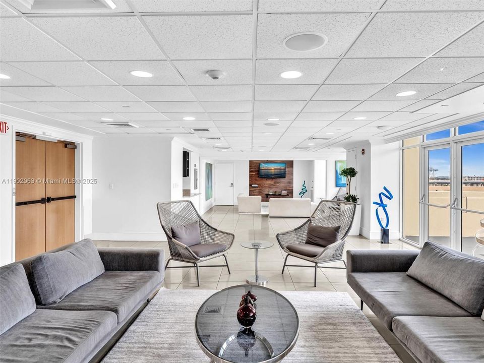 Active With Contract: $6,500 (2 beds, 2 baths, 1078 Square Feet)