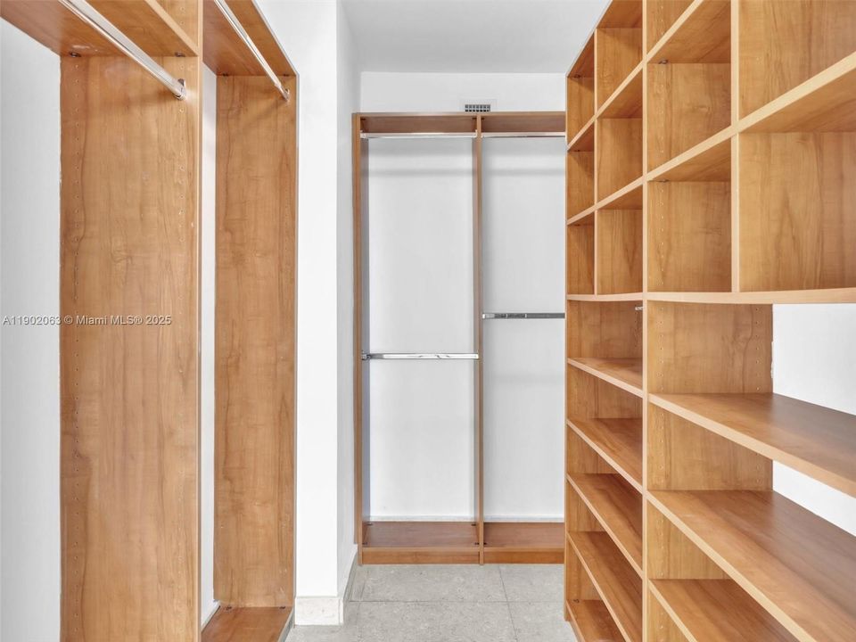 Active With Contract: $6,500 (2 beds, 2 baths, 1078 Square Feet)