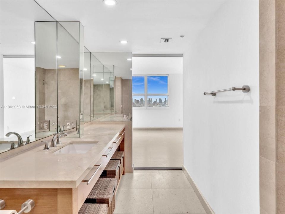 Active With Contract: $6,500 (2 beds, 2 baths, 1078 Square Feet)