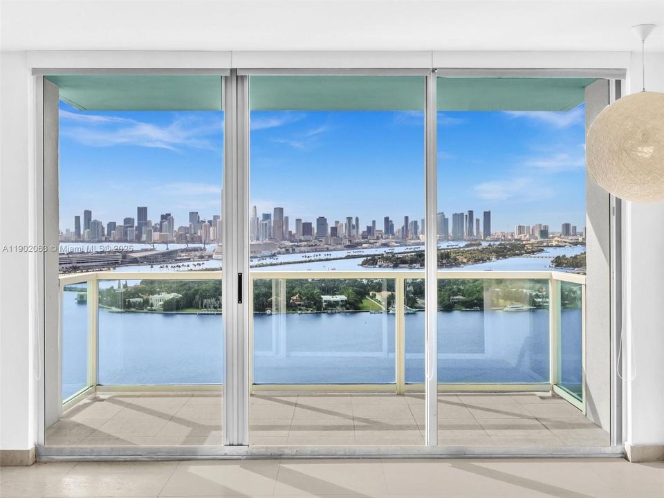 Active With Contract: $6,500 (2 beds, 2 baths, 1078 Square Feet)