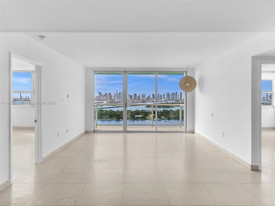 Active With Contract: $6,500 (2 beds, 2 baths, 1078 Square Feet)