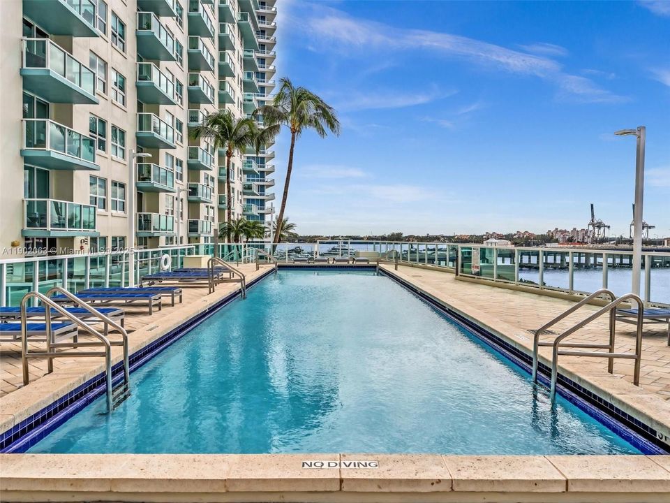 Active With Contract: $6,500 (2 beds, 2 baths, 1078 Square Feet)