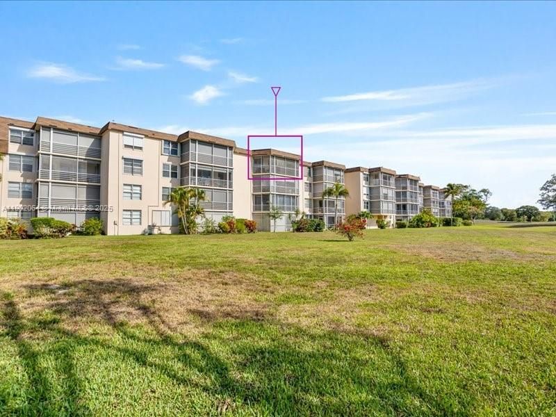 For Rent: $2,500 (2 beds, 2 baths, 1300 Square Feet)