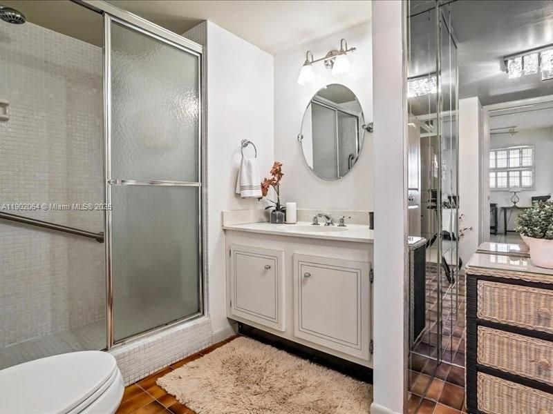 For Rent: $2,500 (2 beds, 2 baths, 1300 Square Feet)