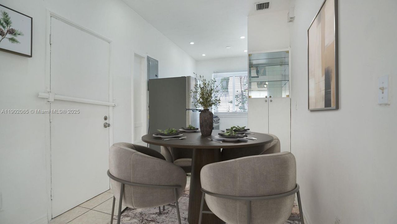 For Sale: $235,000 (1 beds, 1 baths, 645 Square Feet)