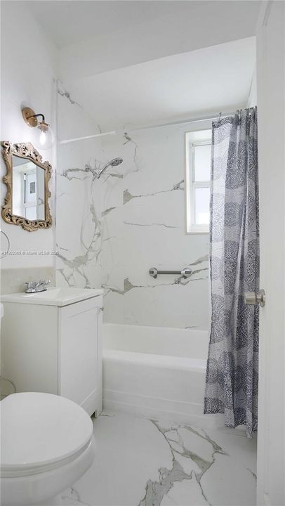 For Sale: $235,000 (1 beds, 1 baths, 645 Square Feet)