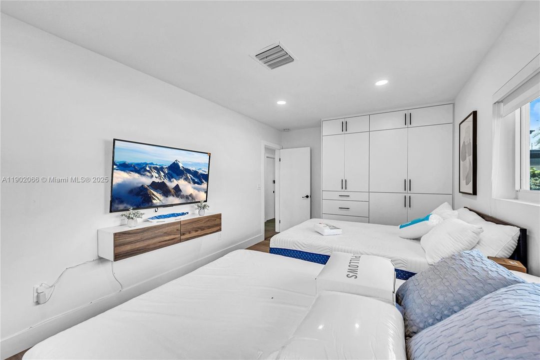 En Venta: $760,000 (3 camas, 2 baños, 1560 Pies cuadrados)