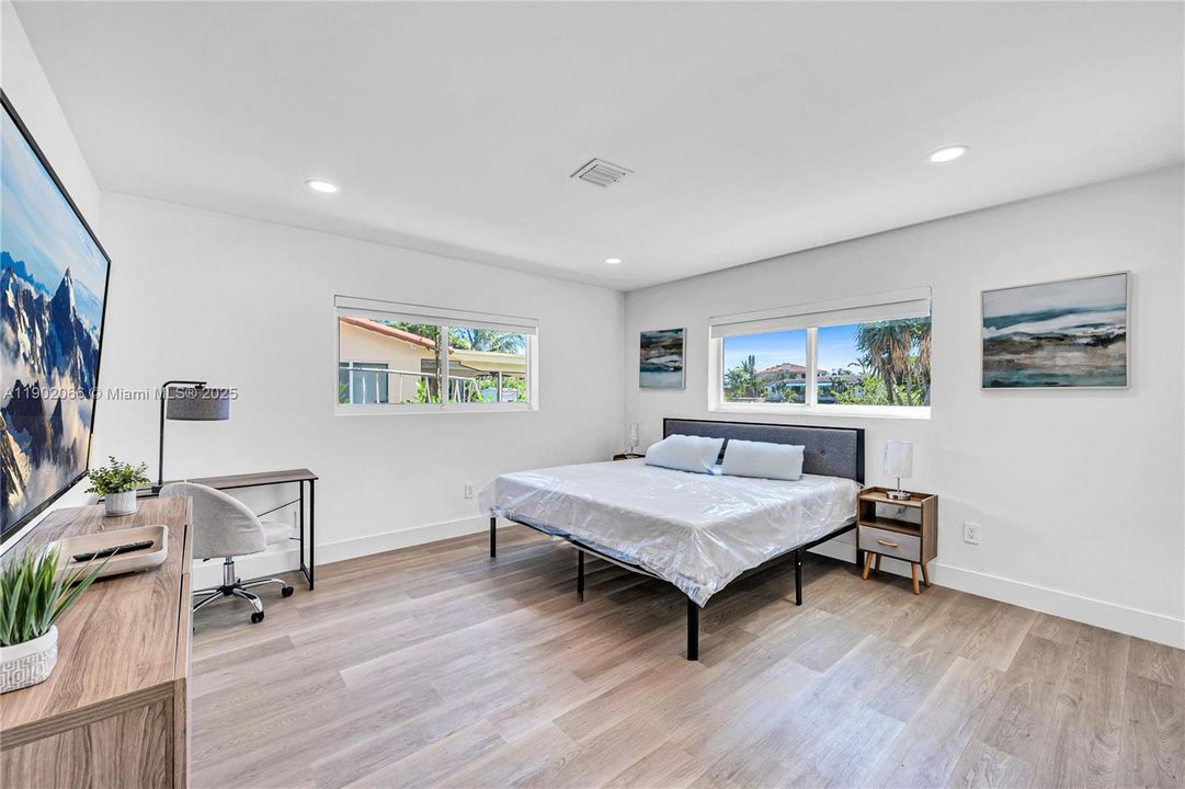 En Venta: $760,000 (3 camas, 2 baños, 1560 Pies cuadrados)