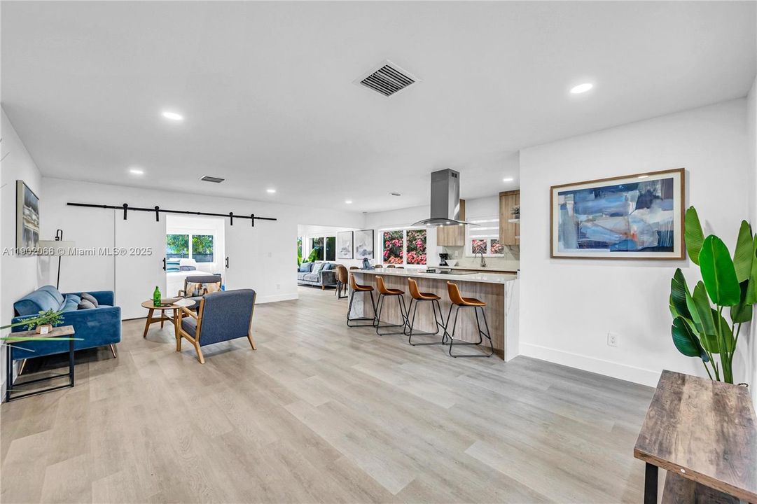 En Venta: $760,000 (3 camas, 2 baños, 1560 Pies cuadrados)