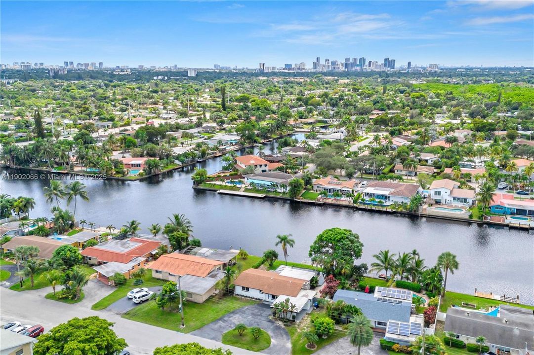 En Venta: $760,000 (3 camas, 2 baños, 1560 Pies cuadrados)