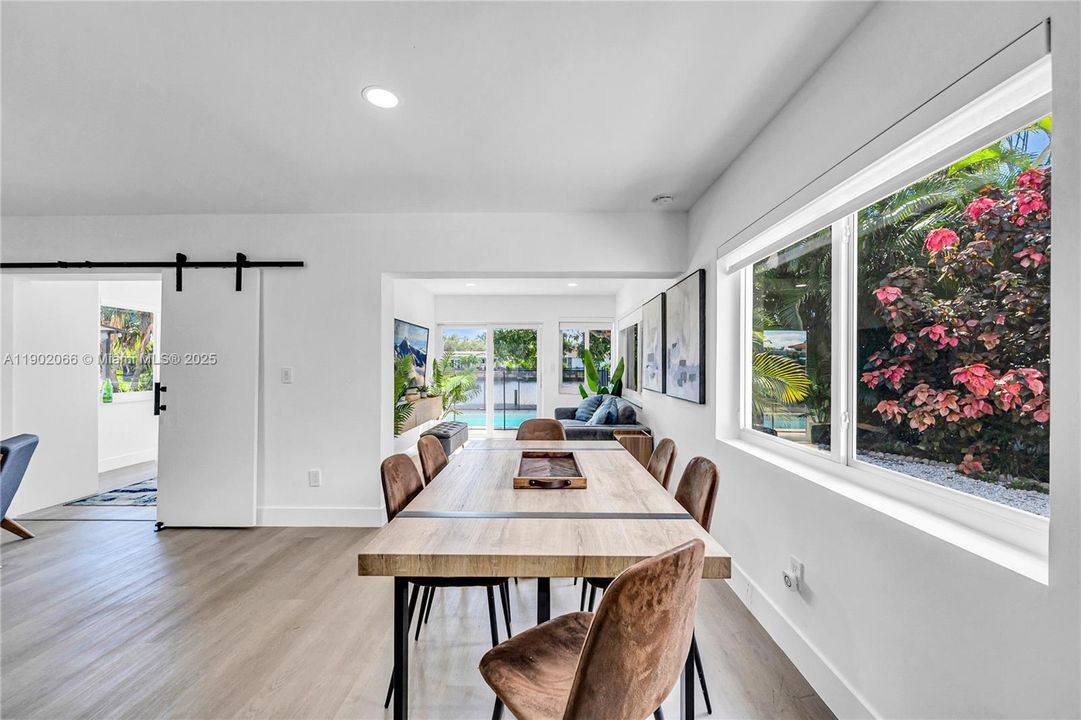 En Venta: $760,000 (3 camas, 2 baños, 1560 Pies cuadrados)