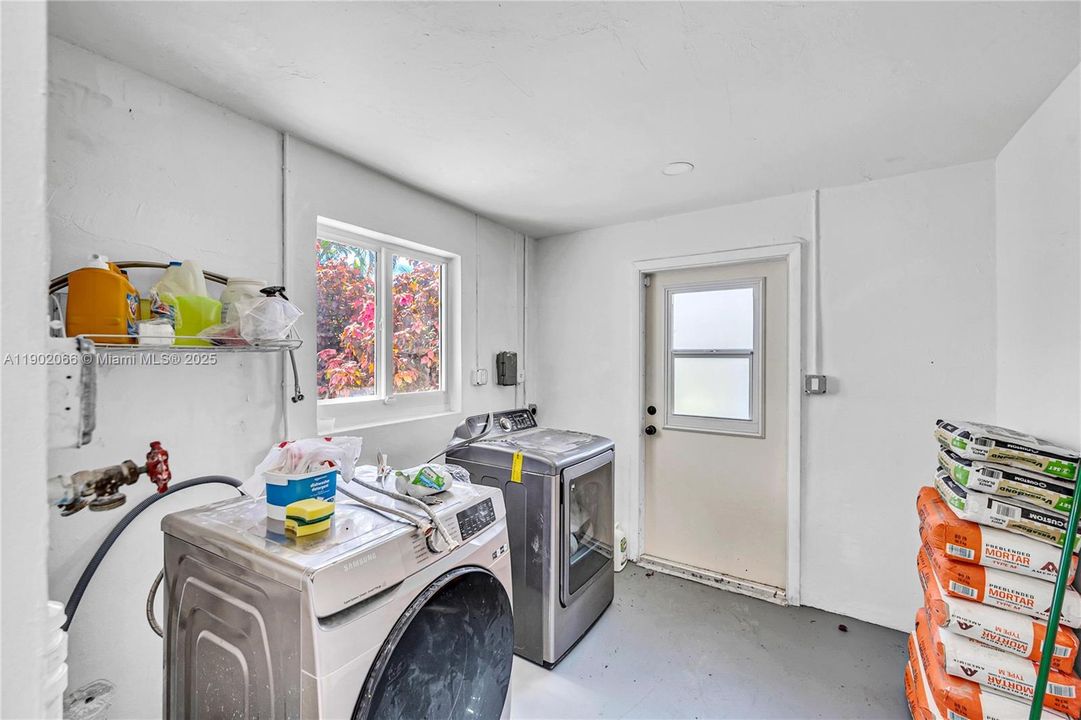 En Venta: $760,000 (3 camas, 2 baños, 1560 Pies cuadrados)