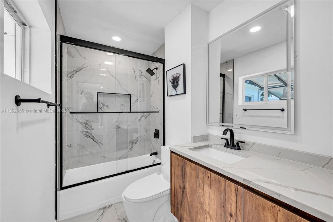 En Venta: $760,000 (3 camas, 2 baños, 1560 Pies cuadrados)