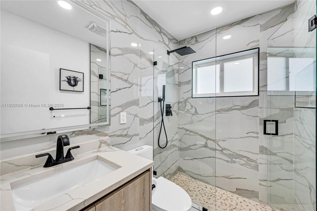 En Venta: $760,000 (3 camas, 2 baños, 1560 Pies cuadrados)