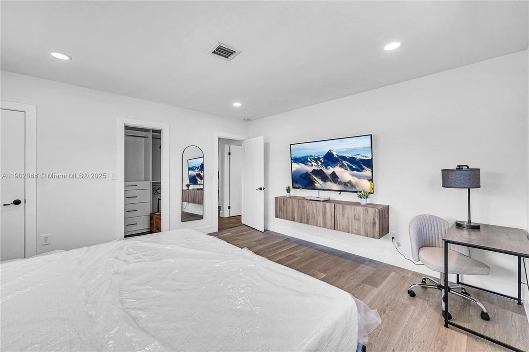 En Venta: $760,000 (3 camas, 2 baños, 1560 Pies cuadrados)