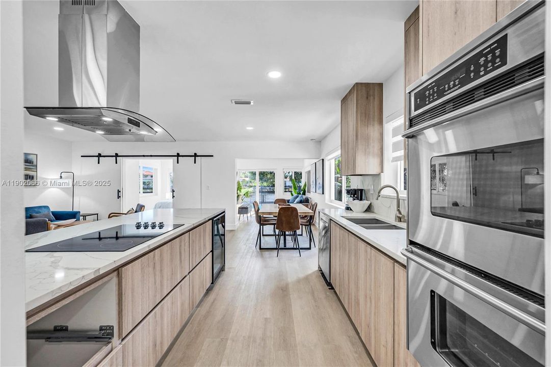 En Venta: $760,000 (3 camas, 2 baños, 1560 Pies cuadrados)