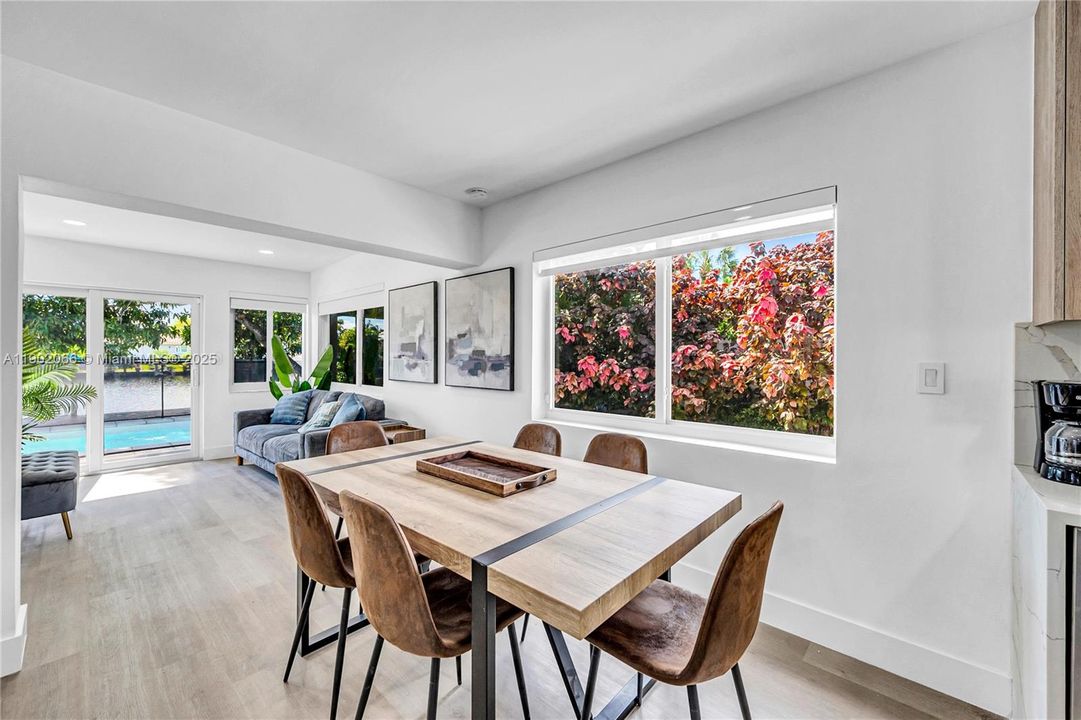 En Venta: $760,000 (3 camas, 2 baños, 1560 Pies cuadrados)