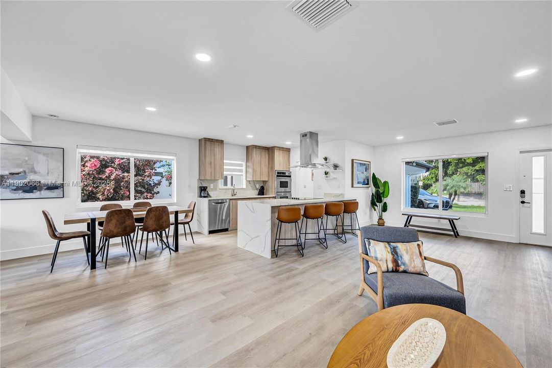 En Venta: $760,000 (3 camas, 2 baños, 1560 Pies cuadrados)