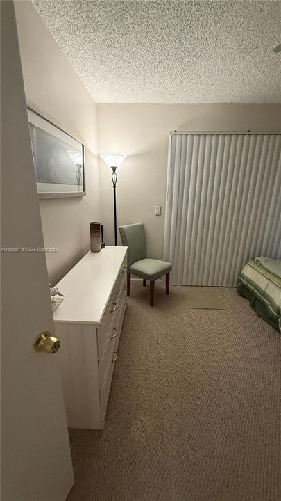 Под контрактом: $2,500 (2 спален, 2 ванн, 980 Квадратных фут)