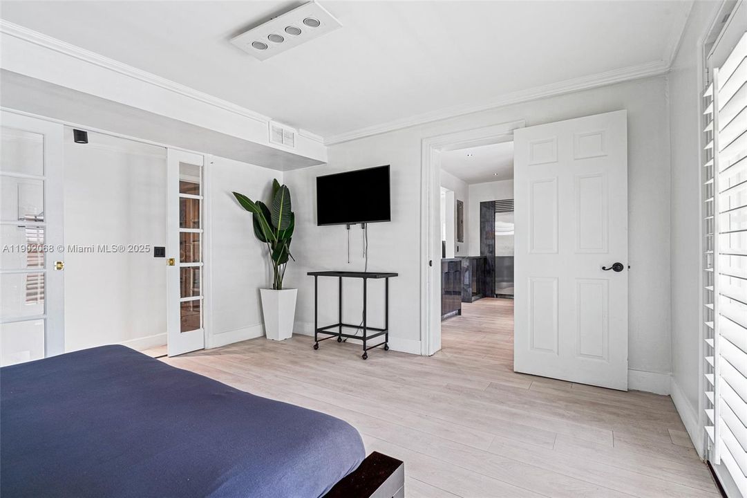 合同活跃: $825,000 (4 贝兹, 2 浴室, 1929 平方英尺)